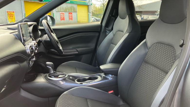 Nissan Juke 1.6 Hybrid N-Connecta 5dr Auto Hybrid Hatchback